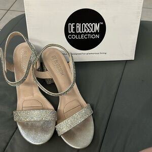 De Blossom heels with rhinestone touch